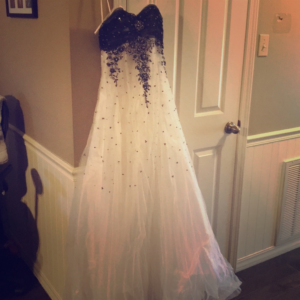 Beautiful cache dress